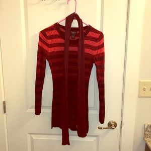 Very cute sweater + small matching scarf size S
